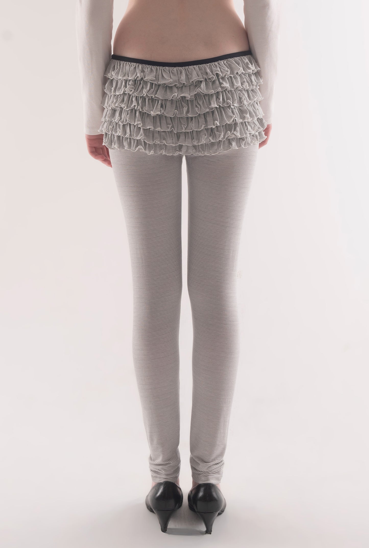 Magnolia frilled leggings - grey and white